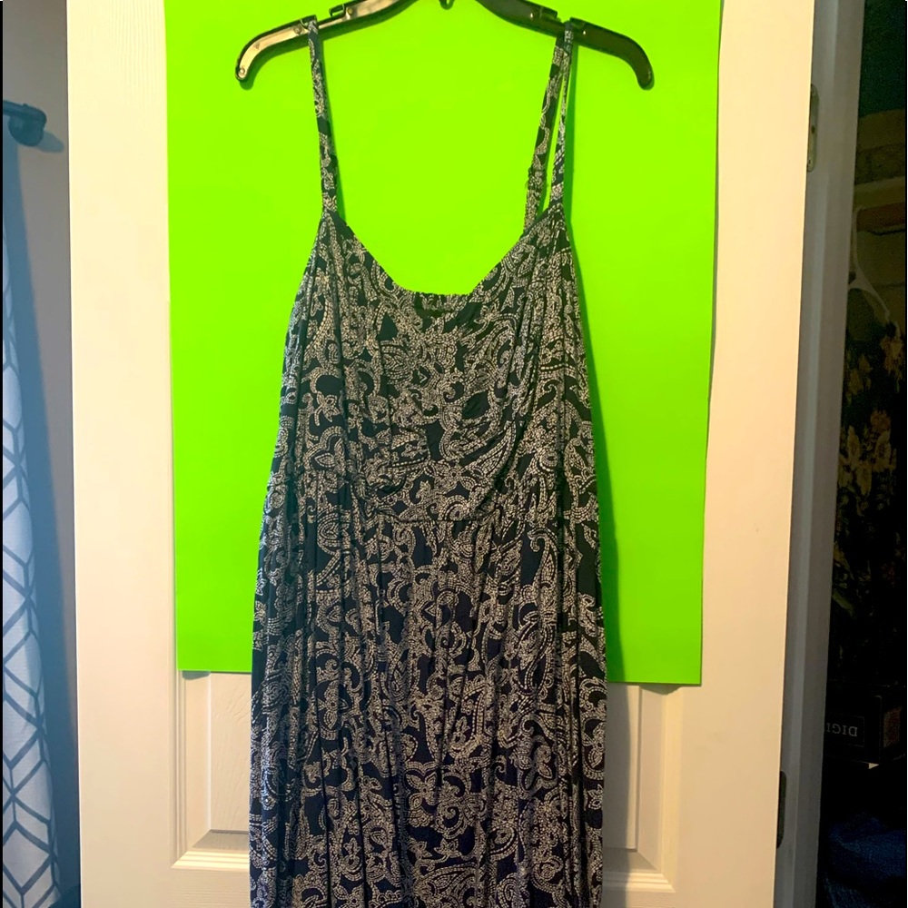 TORRID Sz 4 (26) navy blue paisley Summer Dress